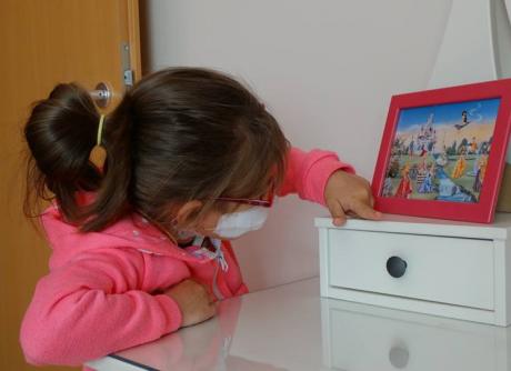 Juliette découvre sa chambre