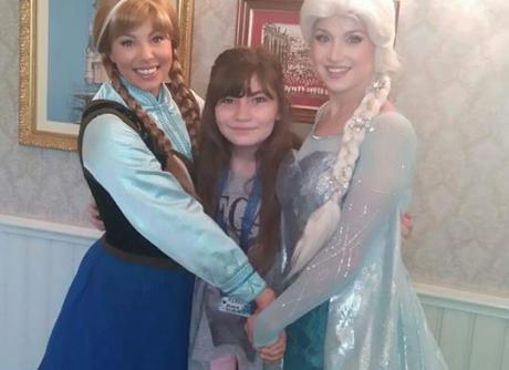 Kléa avec Anna et Elsa