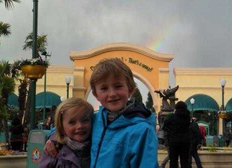 William et sa soeur à Disney