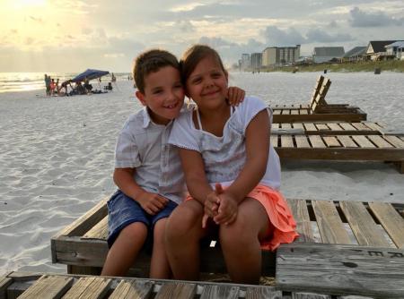 Emilien et Angel sur la plage